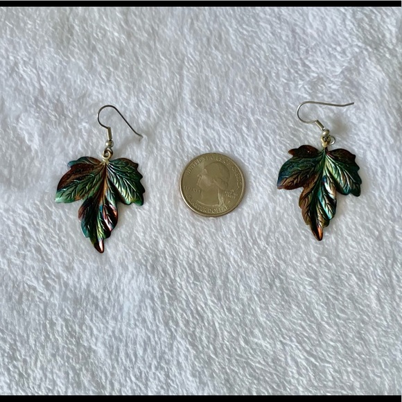 Handmade leaf earrings - Picture 1 of 3
